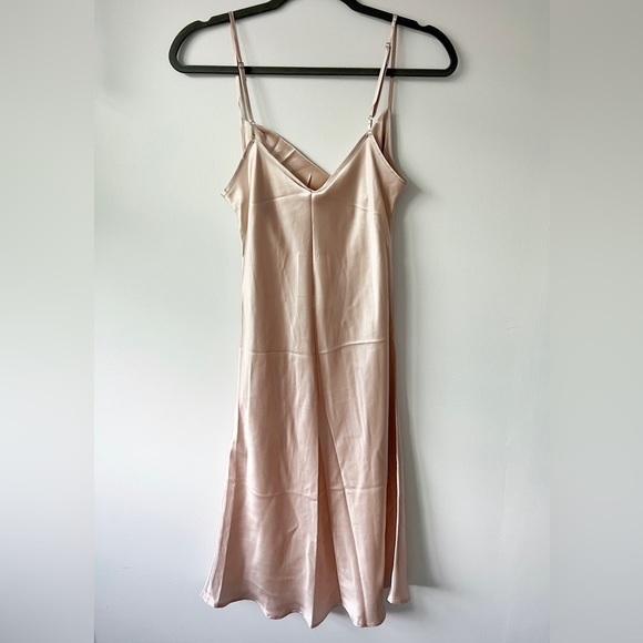 100% Mulberry Silk Cowl Neck Style Dress - Picture 6 of 6